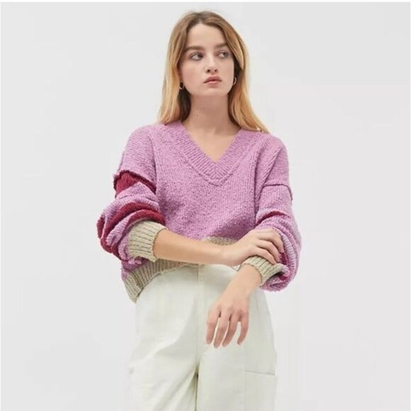 Urban Outfitters Women's Pink/Purple Notched V Neck Crop Sweater - Medium - Picture 1 of 13